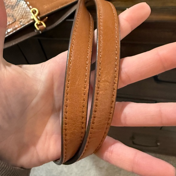 Tory Burch Elegant Snakeskin and Suede Tote Bag - Picture 14 of 15